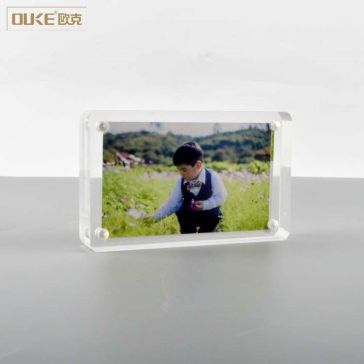 Magnetic Small Acrylic Cube Photo Frames