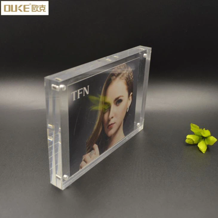 Simple Cheap Acrylic Photo Frames